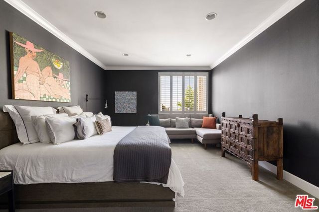 8455 Fountain Avenue 301, West Hollywood, CA 90069
