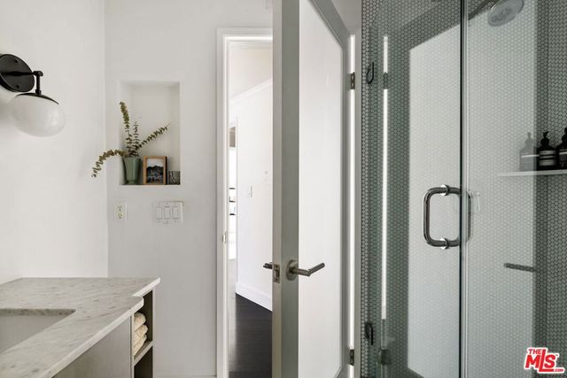 8455 Fountain Avenue 301, West Hollywood, CA 90069