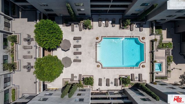 8455 Fountain Avenue 301, West Hollywood, CA 90069