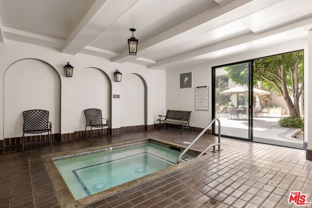 8455 Fountain Avenue 301, West Hollywood, CA 90069