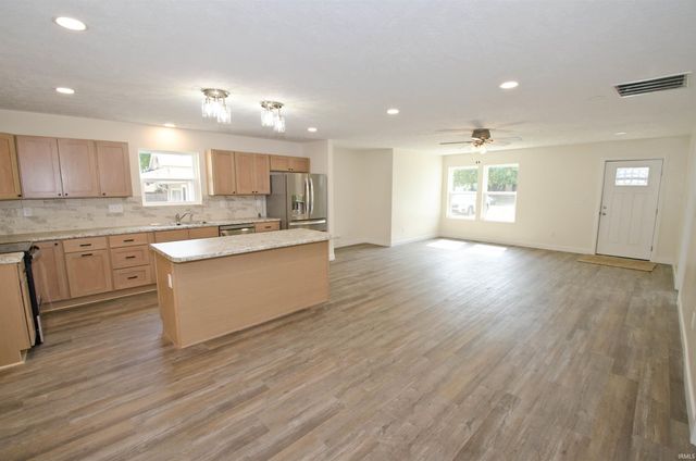 2136 Hall Street, Lafayette, IN 47904