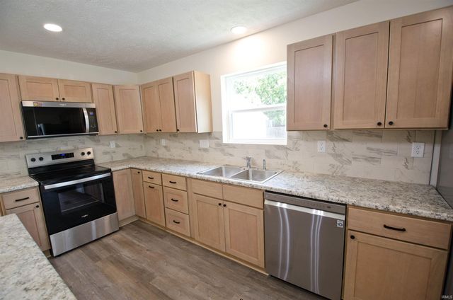 2136 Hall Street, Lafayette, IN 47904