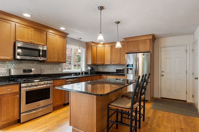 82 Lawrence Street, Pepperell, MA 01463