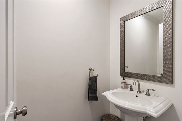 82 Lawrence Street, Pepperell, MA 01463