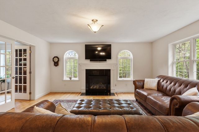 82 Lawrence Street, Pepperell, MA 01463