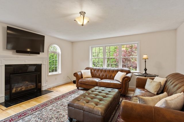 82 Lawrence Street, Pepperell, MA 01463