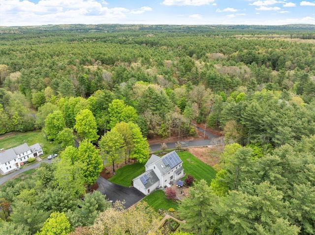 82 Lawrence Street, Pepperell, MA 01463