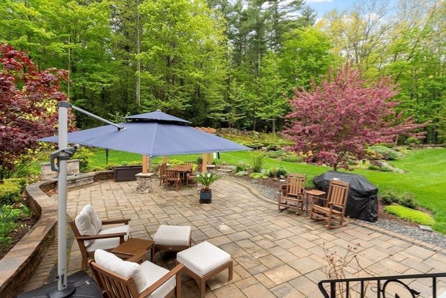 82 Lawrence Street, Pepperell, MA 01463