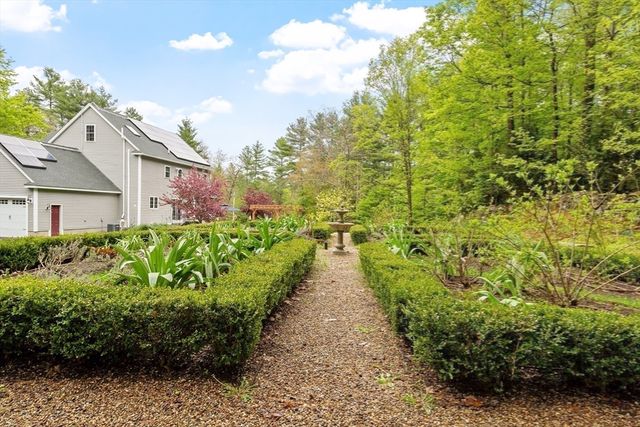 82 Lawrence Street, Pepperell, MA 01463