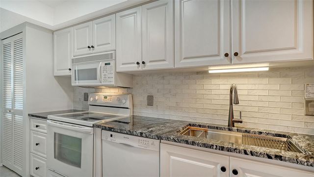 8779 MIDNIGHT PASS ROAD 502H, Sarasota, FL 34242