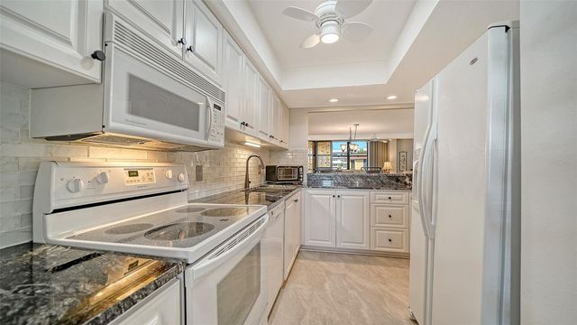 8779 MIDNIGHT PASS ROAD 502H, Sarasota, FL 34242