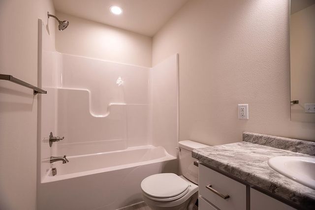 595 STILL WATERS LANE, Plover, WI 54467