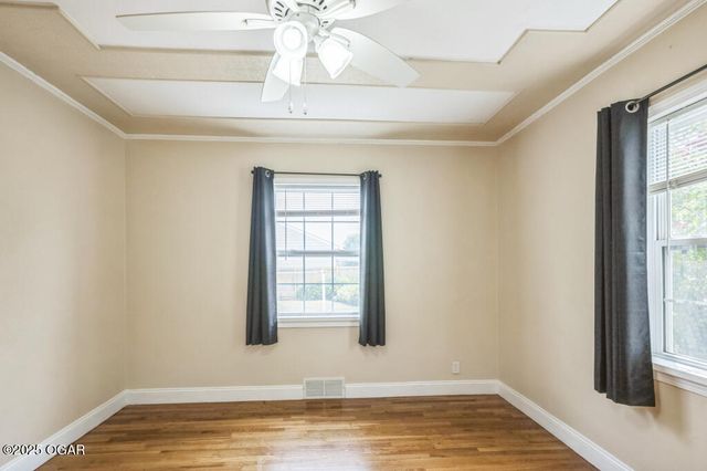 1521 S Highview Avenue, Joplin, MO 64804