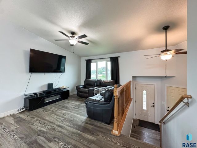 832 S Wheatland Ave Avenue, Sioux Falls, SD 57106