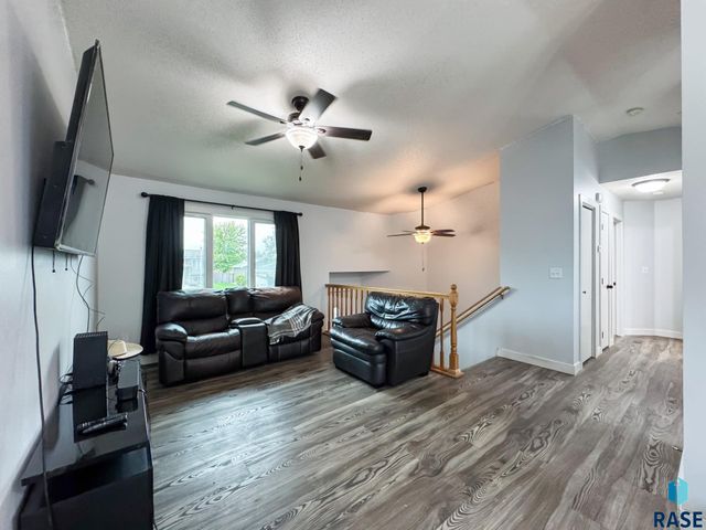 832 S Wheatland Ave Avenue, Sioux Falls, SD 57106