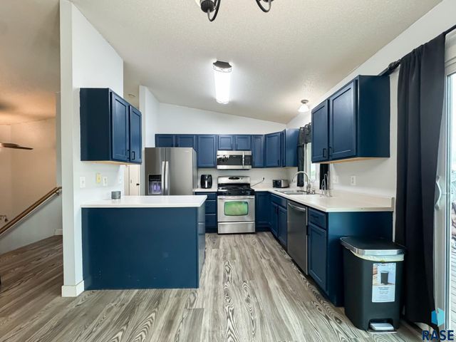 832 S Wheatland Ave Avenue, Sioux Falls, SD 57106