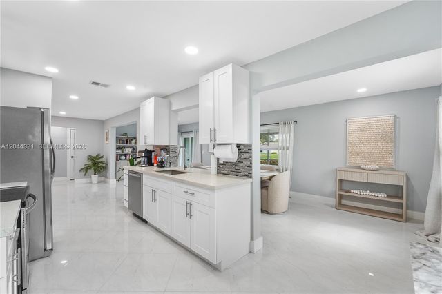 14307 Amapola Dr, Delray Beach, FL 33484