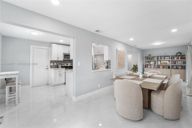 14307 Amapola Dr, Delray Beach, FL 33484