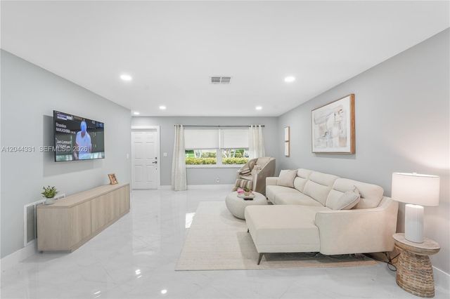 14307 Amapola Dr, Delray Beach, FL 33484