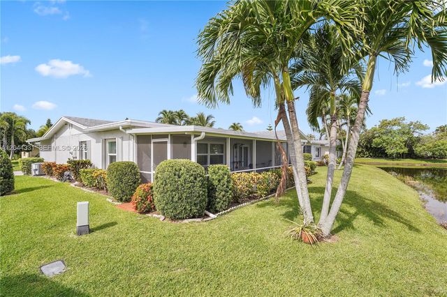 14307 Amapola Dr, Delray Beach, FL 33484