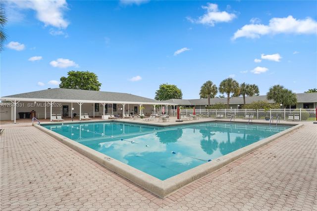 14307 Amapola Dr, Delray Beach, FL 33484