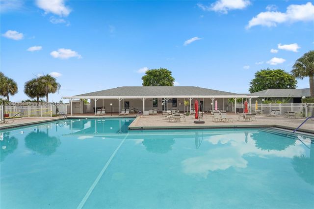 14307 Amapola Dr, Delray Beach, FL 33484