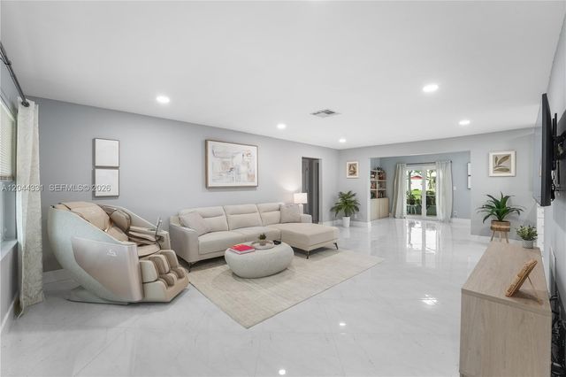 14307 Amapola Dr, Delray Beach, FL 33484