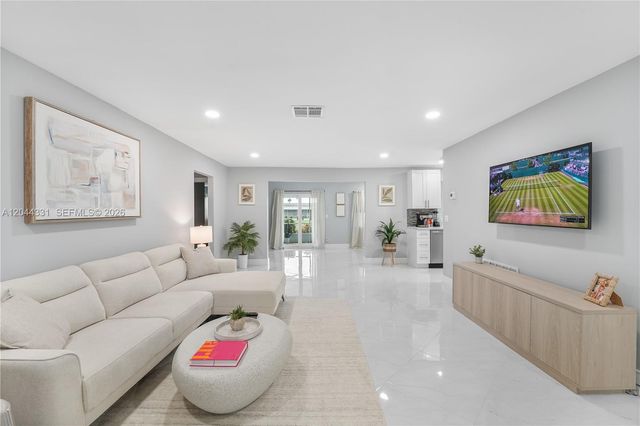 14307 Amapola Dr, Delray Beach, FL 33484