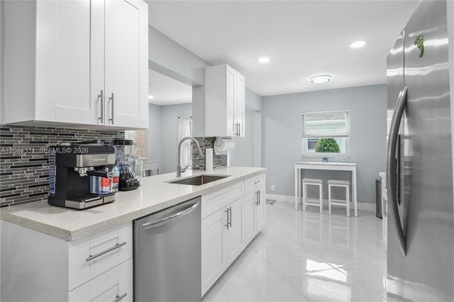 14307 Amapola Dr, Delray Beach, FL 33484