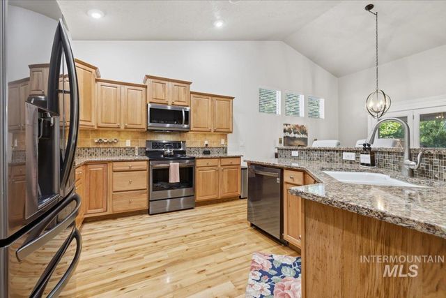 1050 E Legacy View Dr, Meridian, ID 83646