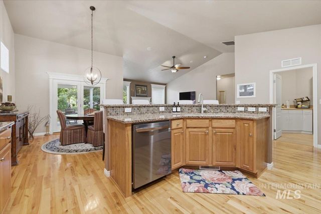 1050 E Legacy View Dr, Meridian, ID 83646