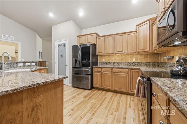 1050 E Legacy View Dr, Meridian, ID 83646