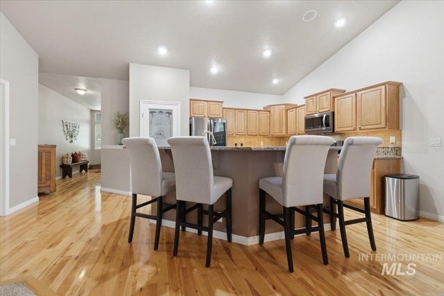 1050 E Legacy View Dr, Meridian, ID 83646