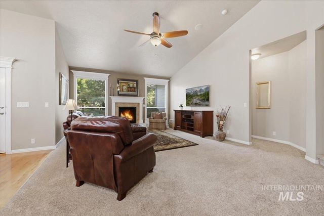 1050 E Legacy View Dr, Meridian, ID 83646