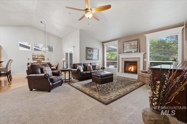 1050 E Legacy View Dr, Meridian, ID 83646