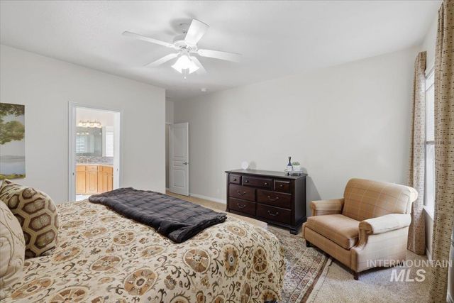 1050 E Legacy View Dr, Meridian, ID 83646