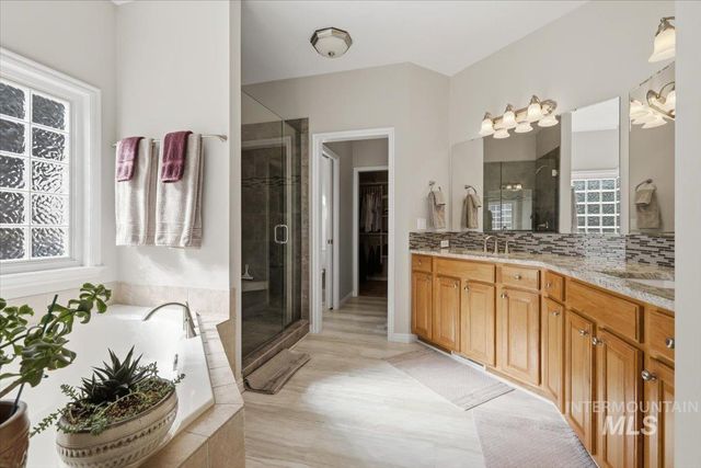 1050 E Legacy View Dr, Meridian, ID 83646