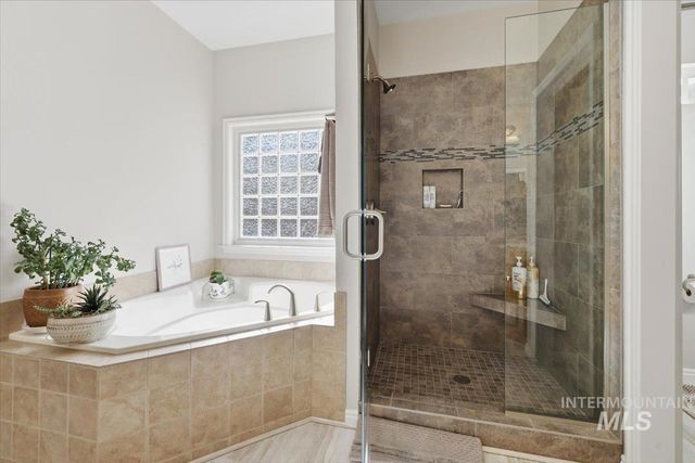 1050 E Legacy View Dr, Meridian, ID 83646