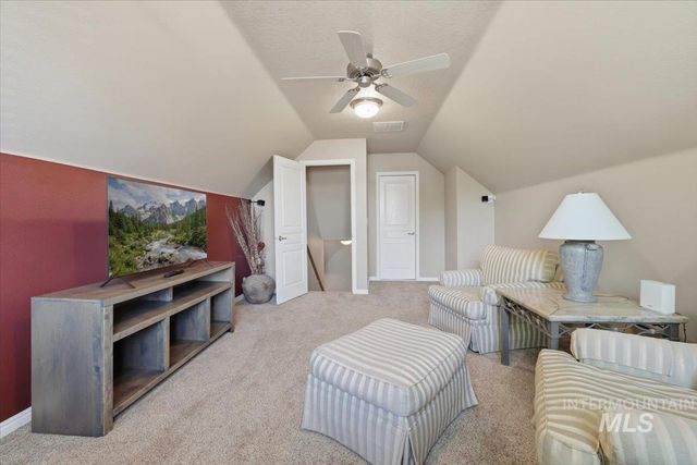1050 E Legacy View Dr, Meridian, ID 83646
