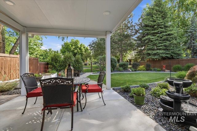 1050 E Legacy View Dr, Meridian, ID 83646