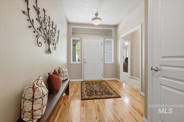 1050 E Legacy View Dr, Meridian, ID 83646