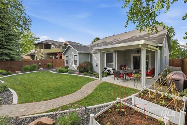 1050 E Legacy View Dr, Meridian, ID 83646