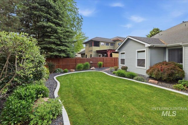 1050 E Legacy View Dr, Meridian, ID 83646