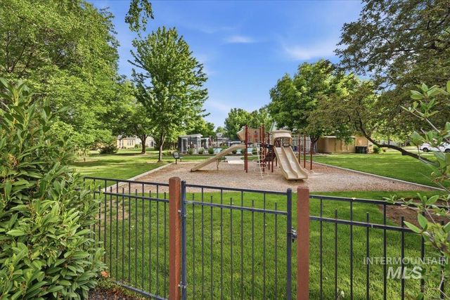1050 E Legacy View Dr, Meridian, ID 83646