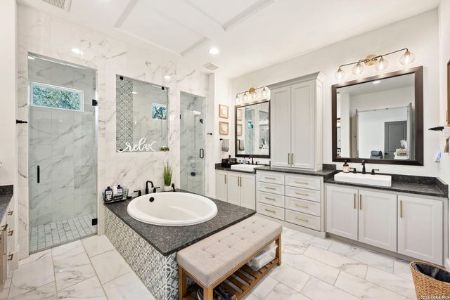 979 Belle Oaks, Bulverde, TX 78163