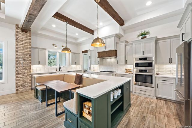 979 Belle Oaks, Bulverde, TX 78163