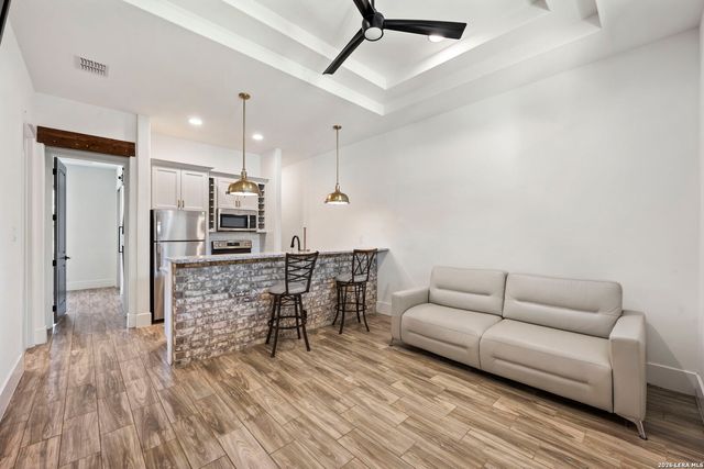 979 Belle Oaks, Bulverde, TX 78163