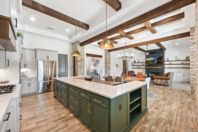 979 Belle Oaks, Bulverde, TX 78163