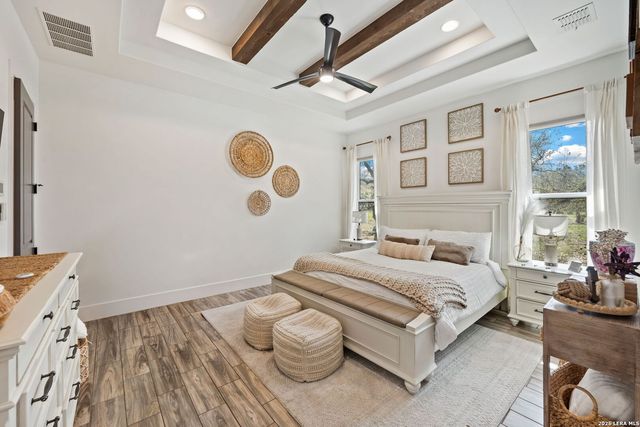 979 Belle Oaks, Bulverde, TX 78163