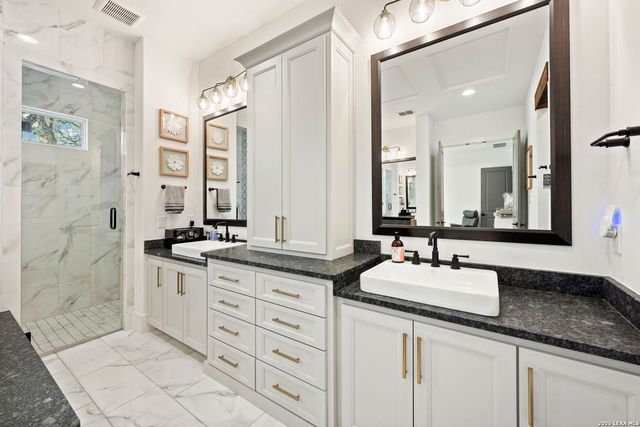 979 Belle Oaks, Bulverde, TX 78163